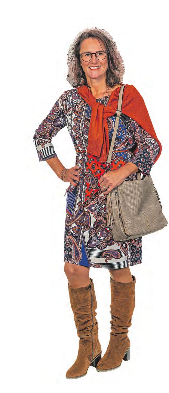 nachher: Neue Frisur, neue Kleider und Schuhe: Das Outfit steht Heike Weber super. Die 48-Jährige hatte sehr viel Freude an dem großen Umstyling im Wert von 2400 Euro. nachher: Neue Frisur, neue Kleider und Schuhe: Das Outfit steht Heike Weber super. Die 48-Jährige hatte sehr viel Freude an dem großen Umstyling im Wert von 2400 Euro.