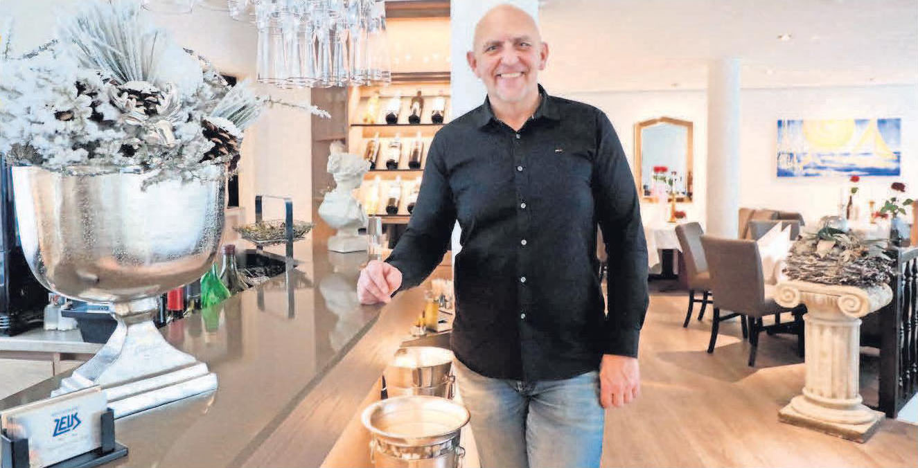 Rolf Kootsch öffnet das Restaurant Zeus an beiden Weihnachtsfeiertagen, Silvester und am Neujahrstag. Rolf Kootsch öffnet das Restaurant Zeus an beiden Weihnachtsfeiertagen, Silvester und am Neujahrstag.