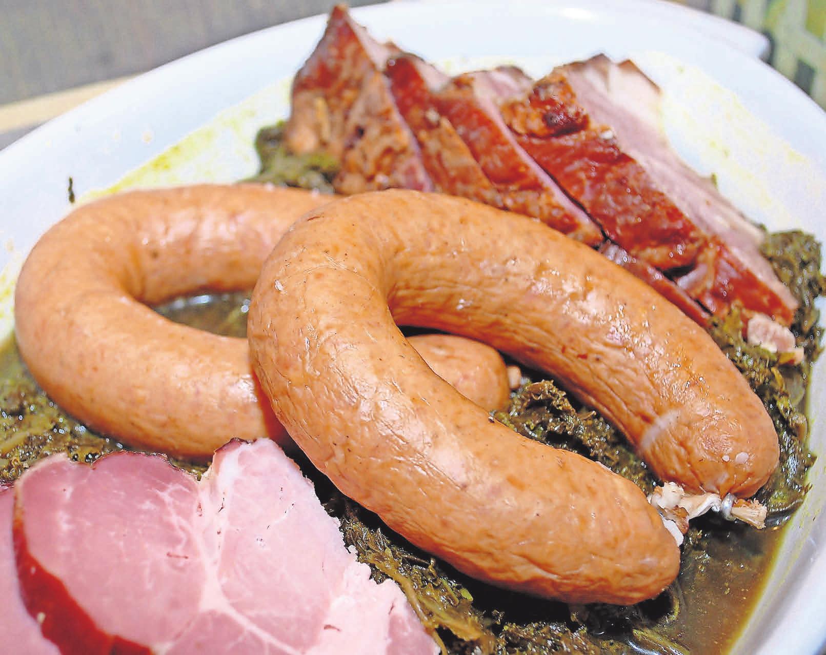 Herzhafte Gerichte mit Grünkohl, Kasseler und Bregenwurst sind in der kalten Jahreszeit sehr beliebt – nicht nur in Niedersachsen. Foto: Archiv Herzhafte Gerichte mit Grünkohl, Kasseler und Bregenwurst sind in der kalten Jahreszeit sehr beliebt – nicht nur in Niedersachsen. Foto: Archiv