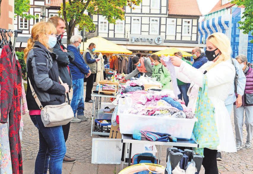 Auf dem Spittaplatz findet am Sonntag der legendäre Flohmarkt statt. Auf dem Spittaplatz findet am Sonntag der legendäre Flohmarkt statt.