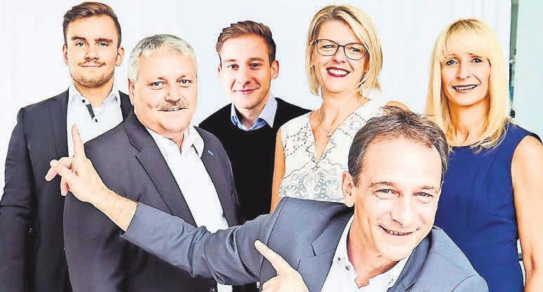 Das Team von Allianz-Vertretung Aleksandar Petrovic steht allen Kunden telefonisch oder auf elektronischem Weg zur Verfügung. Das Team von Allianz-Vertretung Aleksandar Petrovic steht allen Kunden telefonisch oder auf elektronischem Weg zur Verfügung.