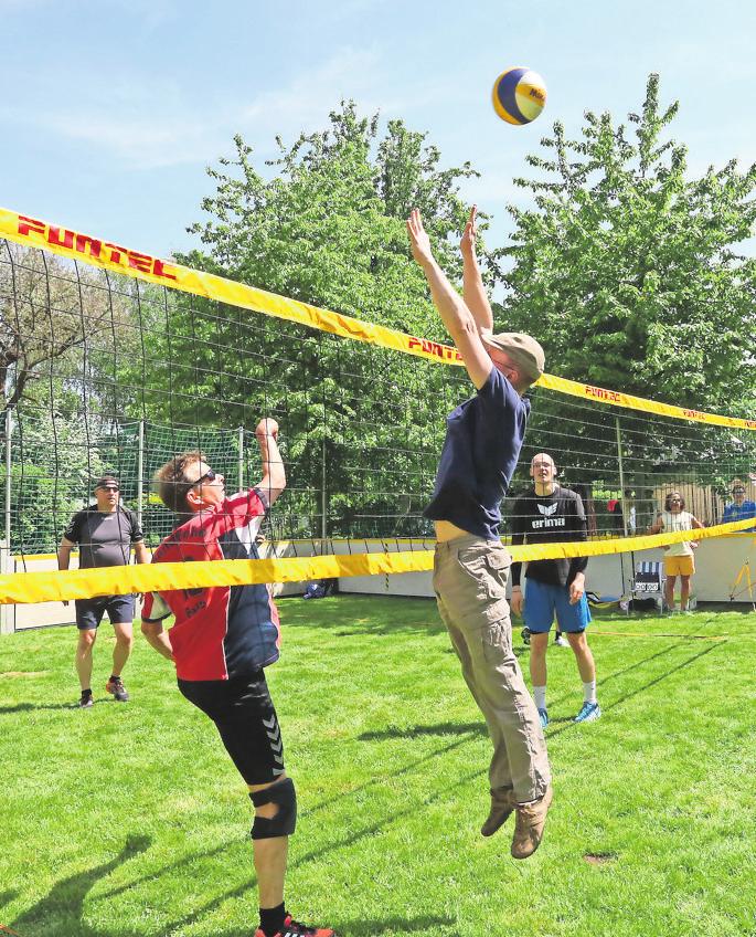 SPORTLICH geht es unter anderem auf dem Festanger beim zweiten Stadtsportfest zu. SPORTLICH geht es unter anderem auf dem Festanger beim zweiten Stadtsportfest zu.