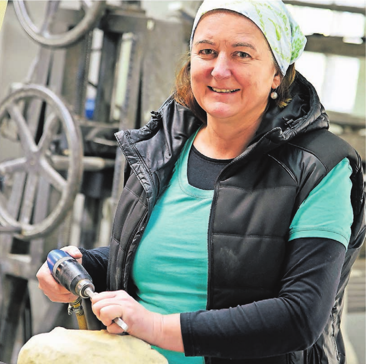 Beate Globisch steht der Steinmetz- und Steinbildhauer-Innung Bergisch Land vor. Beate Globisch steht der Steinmetz- und Steinbildhauer-Innung Bergisch Land vor.