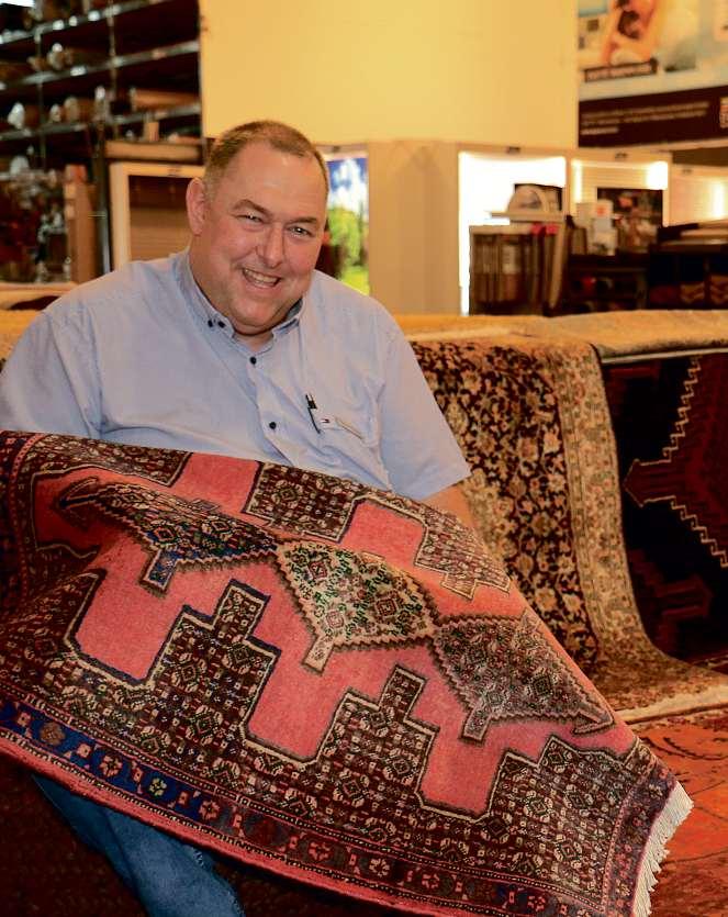 Christian Kneese und seine Kollegen verkaufen gern stilvolle Teppiche in kleinen und großen Größen sowie moderne Designerstücke, aber auch Kinderteppiche