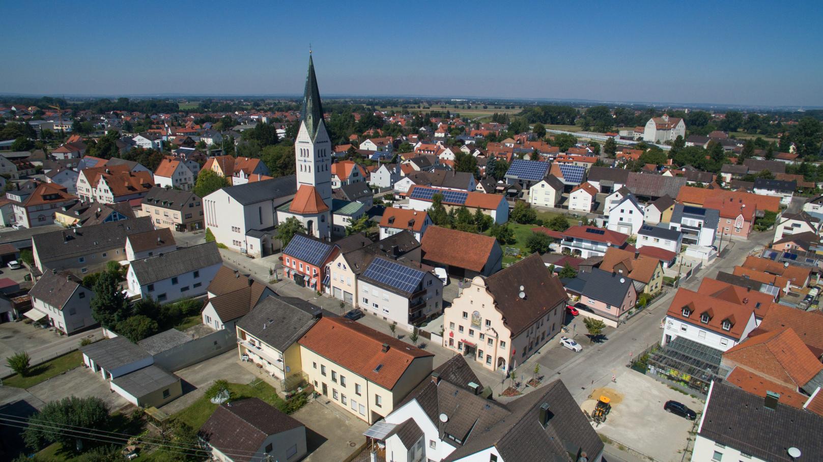 Vor mehr als 560 Jahren wurde Reichertshofen das Marktrecht verliehen und wurde so zum Zentrum der kleineren umliegenden Orte. Das ist auch heute noch so. Vor mehr als 560 Jahren wurde Reichertshofen das Marktrecht verliehen und wurde so zum Zentrum der kleineren umliegenden Orte. Das ist auch heute noch so.