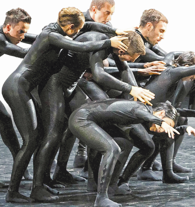 In diesem Jahr wird sich das Theater in einer futuristisch-spacigen Optik präsentieren. Erstmalig kann man sich in einem öffentlichen Casting für einen Einsatz als Statist in einer Inszenierung bewerben. Foto: Oliver Berg In diesem Jahr wird sich das Theater in einer futuristisch-spacigen Optik präsentieren. Erstmalig kann man sich in einem öffentlichen Casting für einen Einsatz als Statist in einer Inszenierung bewerben. Foto: Oliver Berg
