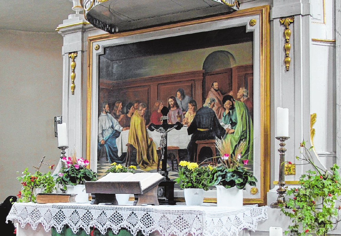 Das Altarbild in der Sankt Laurentiuskirche ist eine von Maler Hermann Rahnfeld aus Karlsbad angefertigte Kopie. Das Originalgemälde "Das letzte Abendmahl" stammt von Eduard von Gebhardt und befindet sich in der Berliner Nationalgalerie. FOTO: GUDRUN KLOPF Das Altarbild in der Sankt Laurentiuskirche ist eine von Maler Hermann Rahnfeld aus Karlsbad angefertigte Kopie. Das Originalgemälde "Das letzte Abendmahl" stammt von Eduard von Gebhardt und befindet sich in der Berliner Nationalgalerie. FOTO: GUDRUN KLOPF