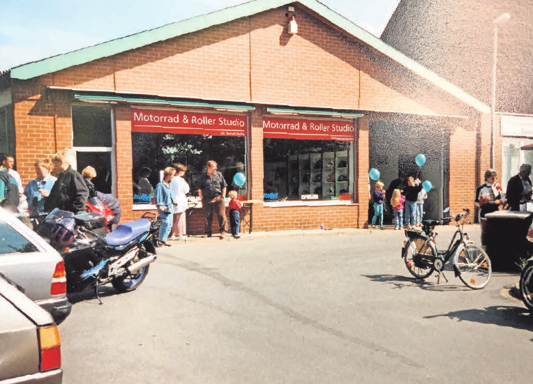 1996 gründete Ehepaar Hische das Unternehmen, damals im Stadtzentrum von Springe. 1996 gründete Ehepaar Hische das Unternehmen, damals im Stadtzentrum von Springe.
