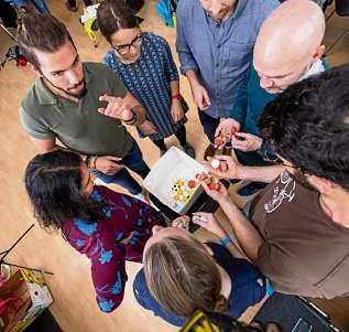 In Workshops lernen junge Gründer zum Beispiel, ihre Idee überzeugend zu präsentieren. FOTO: DAVID AUSSERHOFER In Workshops lernen junge Gründer zum Beispiel, ihre Idee überzeugend zu präsentieren. FOTO: DAVID AUSSERHOFER