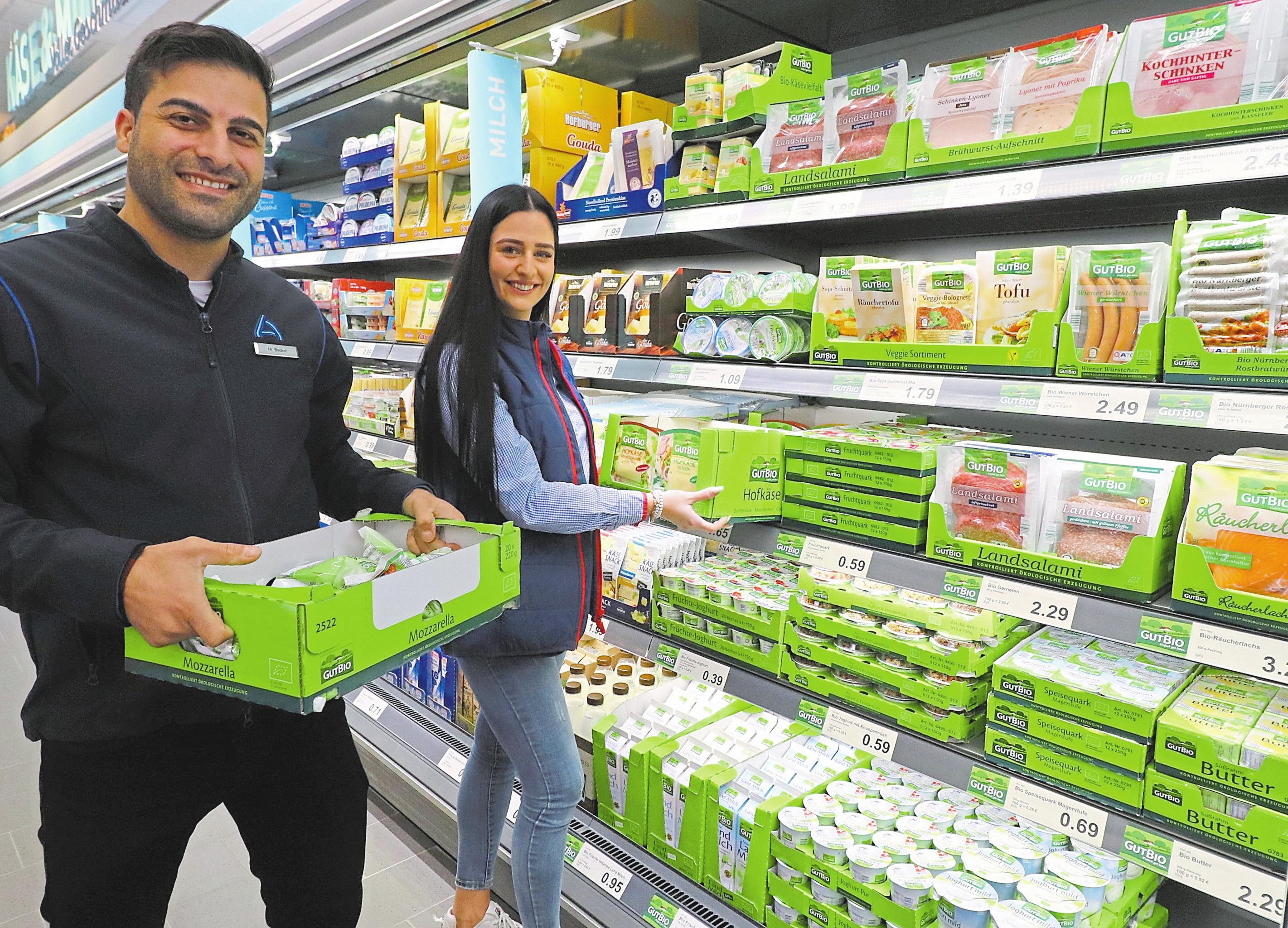 Bio-und Fairtrade-Produkte finden sich im Sortiment genauso wie auchvegetarische und vegane Artikel. Bio-und Fairtrade-Produkte finden sich im Sortiment genauso wie auchvegetarische und vegane Artikel.