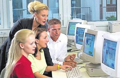 Umschulung, Qualifizierung oder Berufsausbildung in Teilzeit - es gibt verschiedene Möglichkeiten, nach einer Unterbrechung wieder in das Berufsleben einzusteigen. FOTO: GMS Umschulung, Qualifizierung oder Berufsausbildung in Teilzeit - es gibt verschiedene Möglichkeiten, nach einer Unterbrechung wieder in das Berufsleben einzusteigen. FOTO: GMS