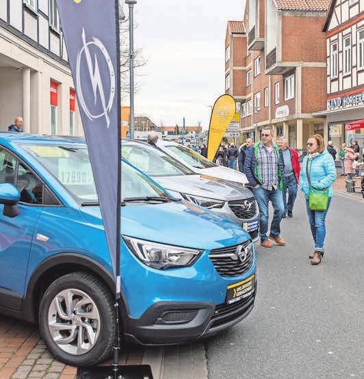 Auto-Liebhaber aufgepasst: Auf der Automeile gibt’s die schönsten Neuen und Gebrauchten zu sehen, die Oldtimer-Schau präsentiert historische Fahrzeuge. Auto-Liebhaber aufgepasst: Auf der Automeile gibt’s die schönsten Neuen und Gebrauchten zu sehen, die Oldtimer-Schau präsentiert historische Fahrzeuge.