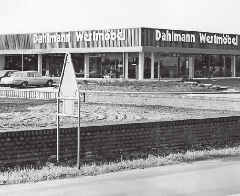 Aus den Anfängen in einer Scheune baute Firmengründer Hans Dahlmann ein florierendes Möbelunternehmen auf. Aus den Anfängen in einer Scheune baute Firmengründer Hans Dahlmann ein florierendes Möbelunternehmen auf.