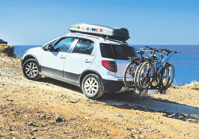 Außerhalb des Autoslassen sich bequem selbst sperrige Sachen transportieren. Bild: muh23/ stock.adobe.com Außerhalb des Autoslassen sich bequem selbst sperrige Sachen transportieren. Bild: muh23/ stock.adobe.com