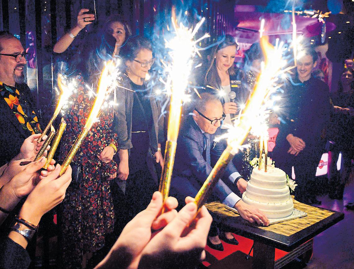 Natürlich gab es zum fünften Geburtstag eine Geburtstagstorte, die einen leckeren Schlusspunkt für diesen Abend setzte.