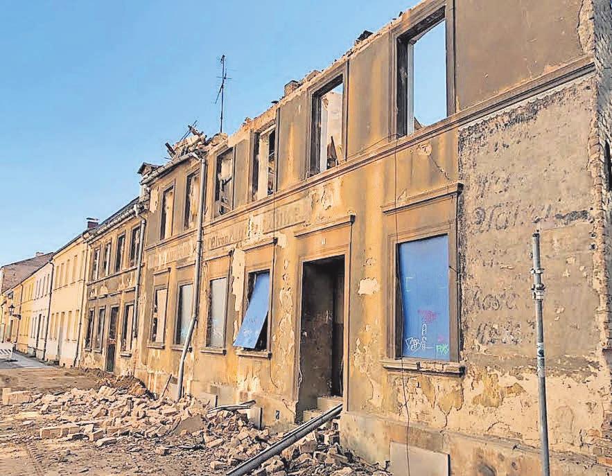 So sah die Ruine noch im April 2019 aus. Sie ist dem Neubau gewichen. So sah die Ruine noch im April 2019 aus. Sie ist dem Neubau gewichen.