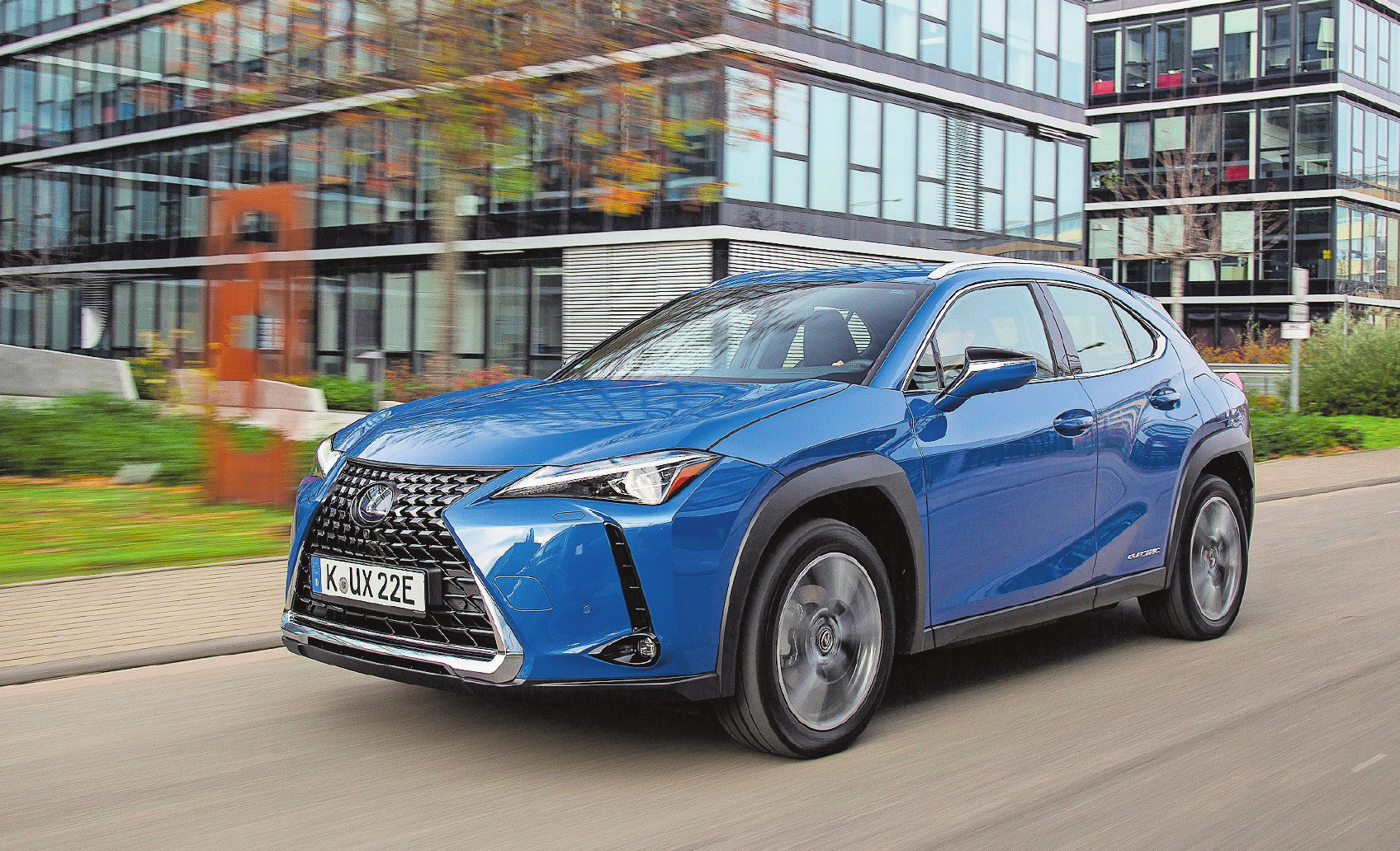 Der Lexus UX 300e ist eine gut gemachte Umrüstung auf Basis des UX, das Design bleibt bis auf den Schriftzug gleich. Bild: PD