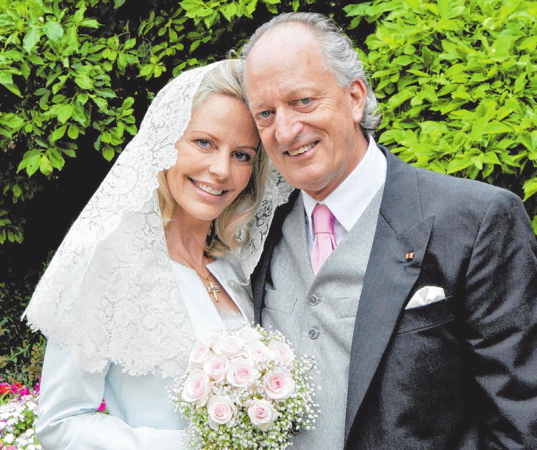 2010: Der damalige Erbprinz Karl Friedrich von Hohenzollern heiratet in zweiter Ehe die Bürgerliche Nina de Zomer. FOTO: SCHULTES