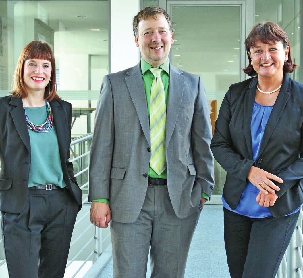Das Team des StarterCenters der IHK Ulm: Nadine Sommer, Michael Reichert und Jutta Peschel (v.l.) Das Team des StarterCenters der IHK Ulm: Nadine Sommer, Michael Reichert und Jutta Peschel (v.l.)