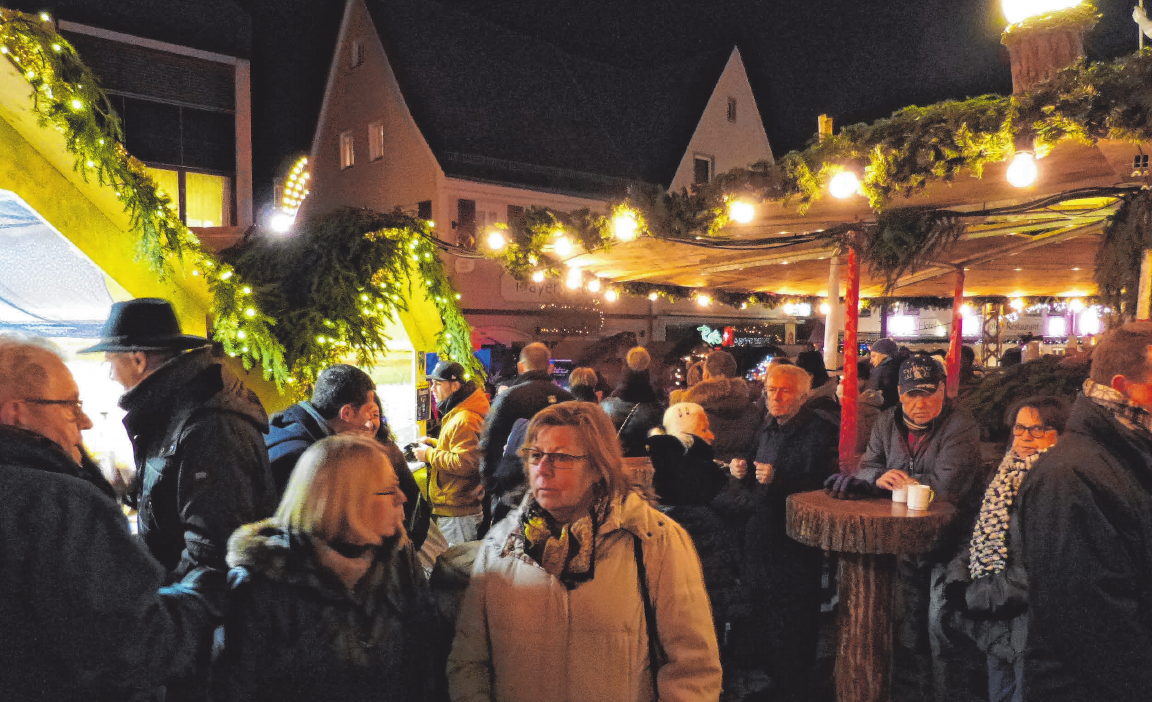 Der Nikolausmarkt lockt stets zahlreiche Besucher an. Der Nikolausmarkt lockt stets zahlreiche Besucher an.