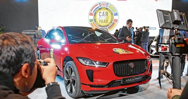 Im Blickpunkt: Der Jaguar i-pace ist das „Auto des Jahres“. FOTO: ULI DECK