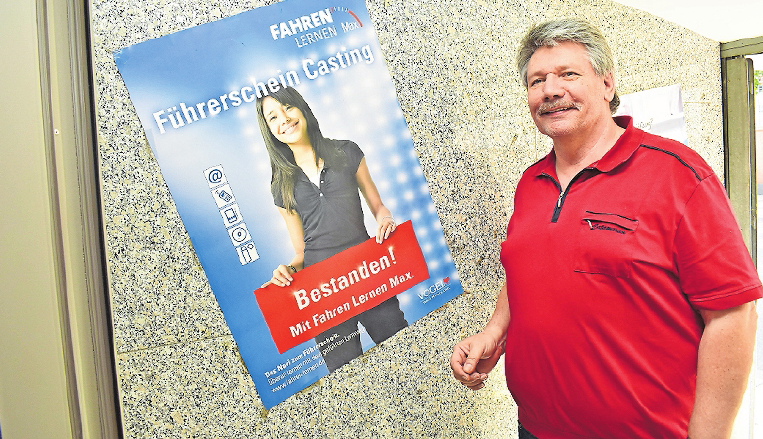 Wünscht sich mehr Rücksicht im Straßenverkehr gegenüber Fahranfängern: Fahrlehrer Hans-Günter Reuther. FOTO: SCHENK Wünscht sich mehr Rücksicht im Straßenverkehr gegenüber Fahranfängern: Fahrlehrer Hans-Günter Reuther. FOTO: SCHENK