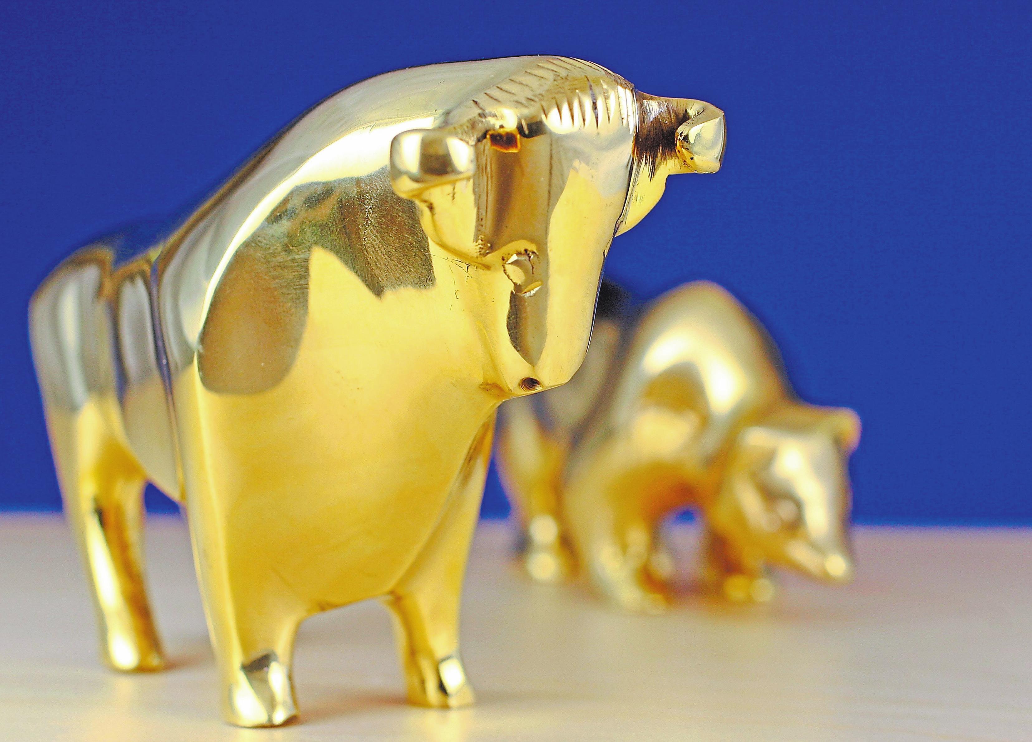 Bulle und Bär sind die Symbole für steigende und fallende Aktienkurse. Foto: colourbox Bulle und Bär sind die Symbole für steigende und fallende Aktienkurse. Foto: colourbox