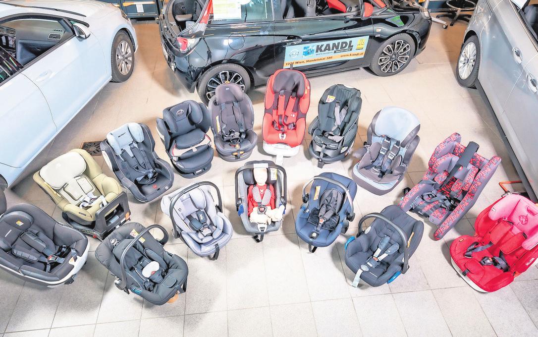 Die Auswahl bei Kindersitzen ist groß, doch nicht alle Modelle sind empfehlenswert. Laut ADAC und Stiftung Warentest sollte man auch auf die Bezüge achten, die manchmal schädliche Stoffe enthalten können. FOTO:DPA-TMN Die Auswahl bei Kindersitzen ist groß, doch nicht alle Modelle sind empfehlenswert. Laut ADAC und Stiftung Warentest sollte man auch auf die Bezüge achten, die manchmal schädliche Stoffe enthalten können. FOTO:DPA-TMN
