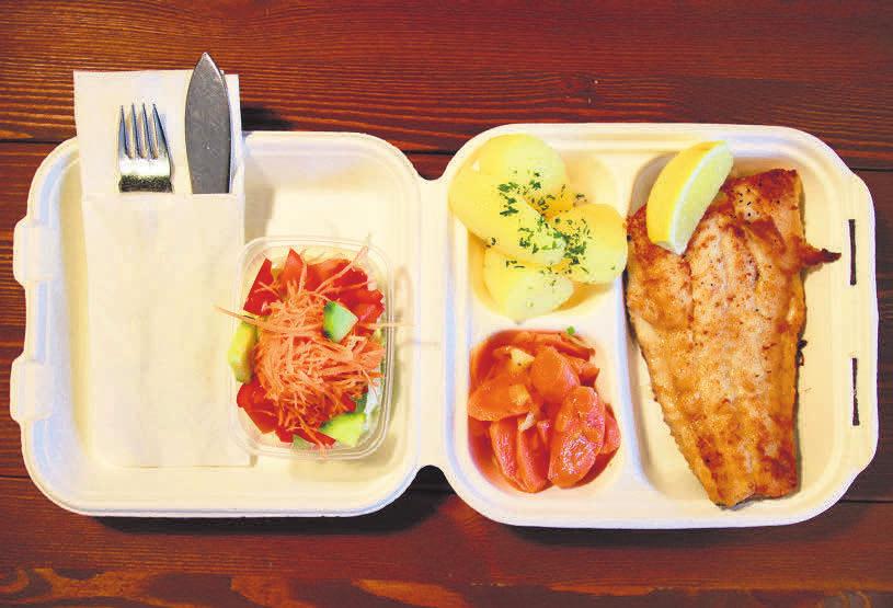 Fisch zum Mitnehmen für zu Hause oder das Büro: Die Fischgerichte im Frischhaus Kirchrode werden aus besten Zutaten und mit viel Liebe zubereitet. Fisch zum Mitnehmen für zu Hause oder das Büro: Die Fischgerichte im Frischhaus Kirchrode werden aus besten Zutaten und mit viel Liebe zubereitet.