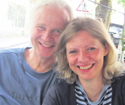 Ehepaar Cremer genoss diesen Blick von der Burg Blankenberg auf die Sieg. Claudia und Uwe Cremer nutzten die Ferien-Offerte des VRS intensiv aus. Ehepaar Cremer genoss diesen Blick von der Burg Blankenberg auf die Sieg. Claudia und Uwe Cremer nutzten die Ferien-Offerte des VRS intensiv aus.