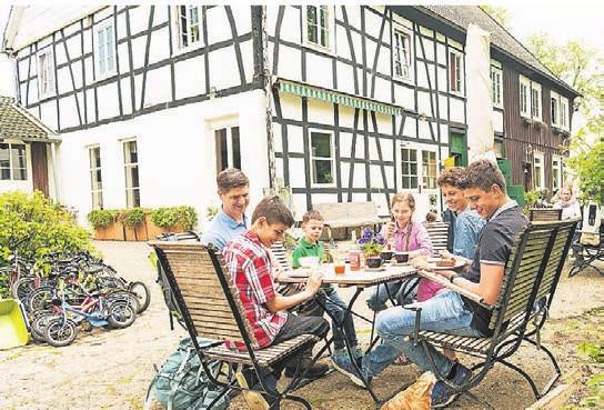 Gemütliche Rast: Kaffeepause im Hofcafé.ˆ Foto: Dominik Ketz Gemütliche Rast: Kaffeepause im Hofcafé.ˆ Foto: Dominik Ketz