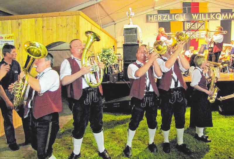 Bei der Blechnacht herrscht traditionell ausgelassene Stimmung. Bei der Blechnacht herrscht traditionell ausgelassene Stimmung.