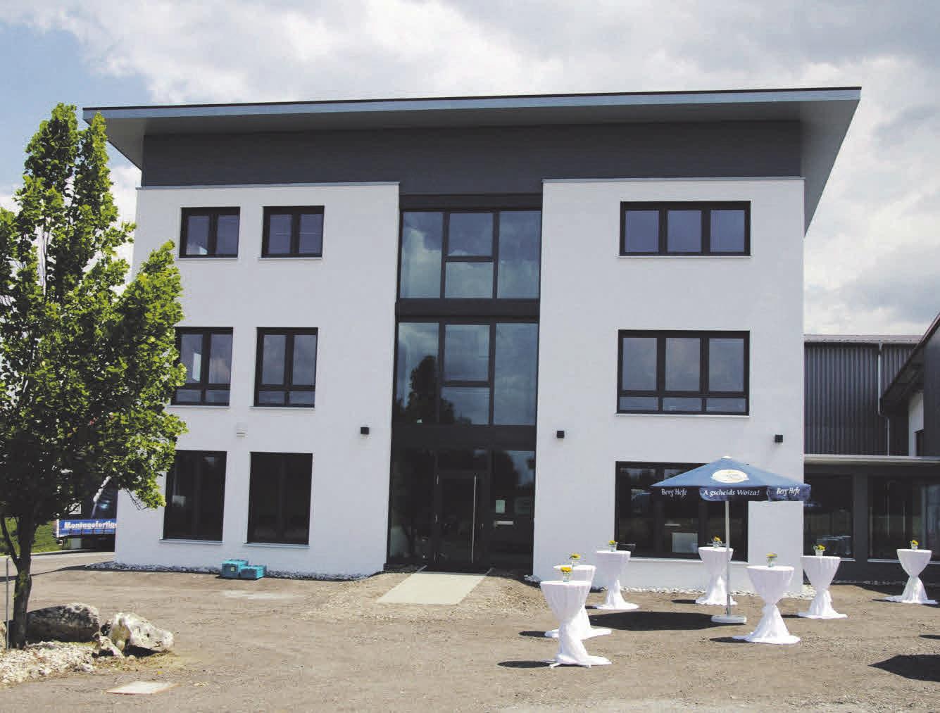 Das Bürogebäude der Firma Finsterle in Dürmentingen hat das Bauunternehmen Dillner errichtet. FOTO: BAUUNTERNEHMEN DILLNER Das Bürogebäude der Firma Finsterle in Dürmentingen hat das Bauunternehmen Dillner errichtet. FOTO: BAUUNTERNEHMEN DILLNER