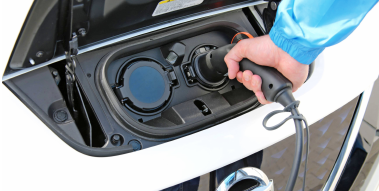 Der aktuelle Nissan Leaf kommt laut Norm 378 Kilometer weit. Der aktuelle Nissan Leaf kommt laut Norm 378 Kilometer weit.