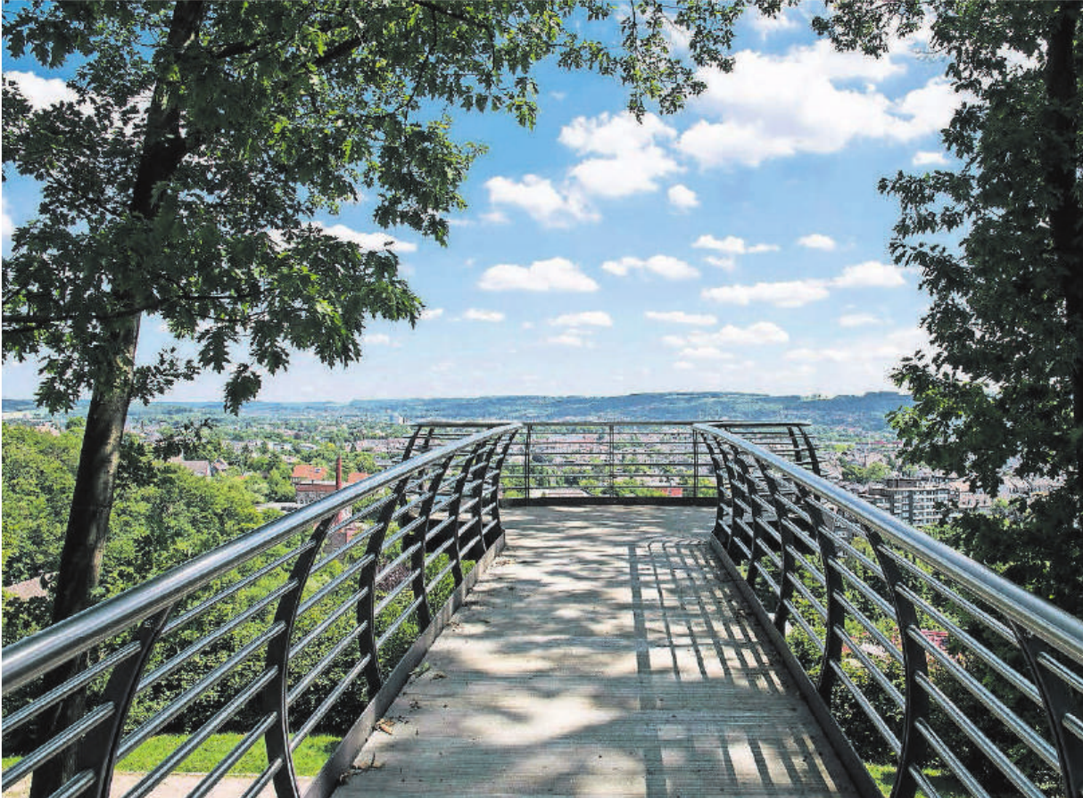 Im Nordpark mit seinen ausgedehnten Grünflächen ist der Skywalk gebaut worden. Die 16 Meter lange Plattform bietet einen tollen Blick über Wuppertal und das Bergische Land. Im Nordpark mit seinen ausgedehnten Grünflächen ist der Skywalk gebaut worden. Die 16 Meter lange Plattform bietet einen tollen Blick über Wuppertal und das Bergische Land.