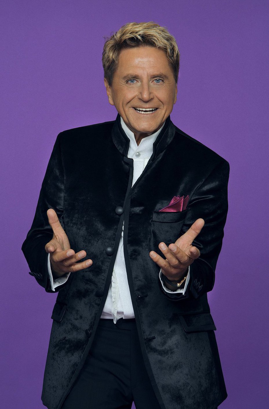 Sänger und Entertainer Hans-Jürgen Beyer ist am Freitagnachmittag zu Gast. FOTO: ENRICO NAWRATH Sänger und Entertainer Hans-Jürgen Beyer ist am Freitagnachmittag zu Gast. FOTO: ENRICO NAWRATH