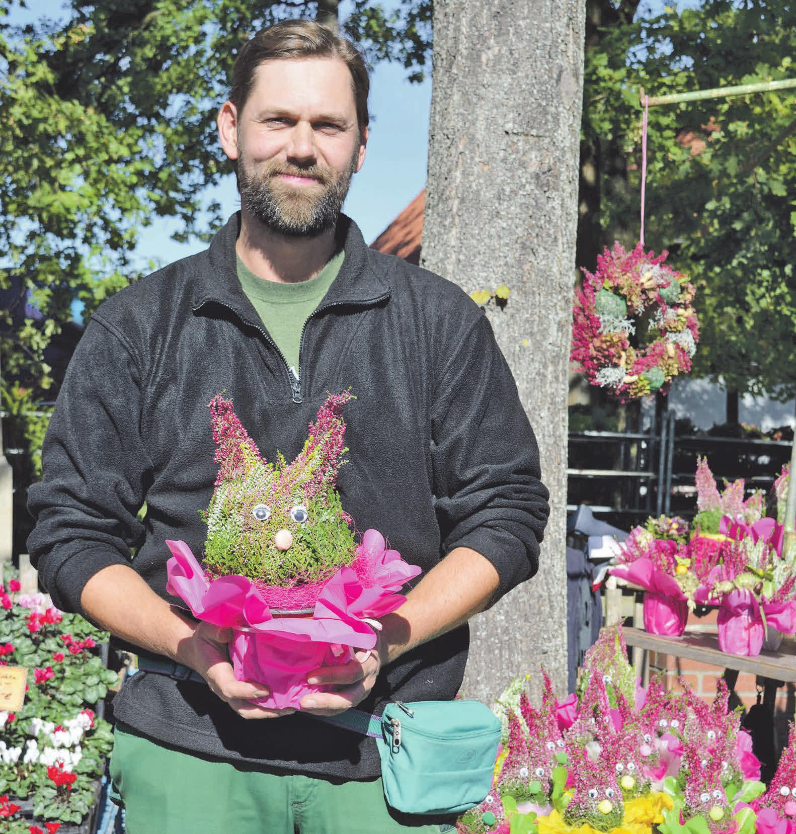 Die Aussteller zeigen farbenprächtigen Blumen- und Pflanzenschmuck für Akzente in Haus und Garten. Die Aussteller zeigen farbenprächtigen Blumen- und Pflanzenschmuck für Akzente in Haus und Garten.