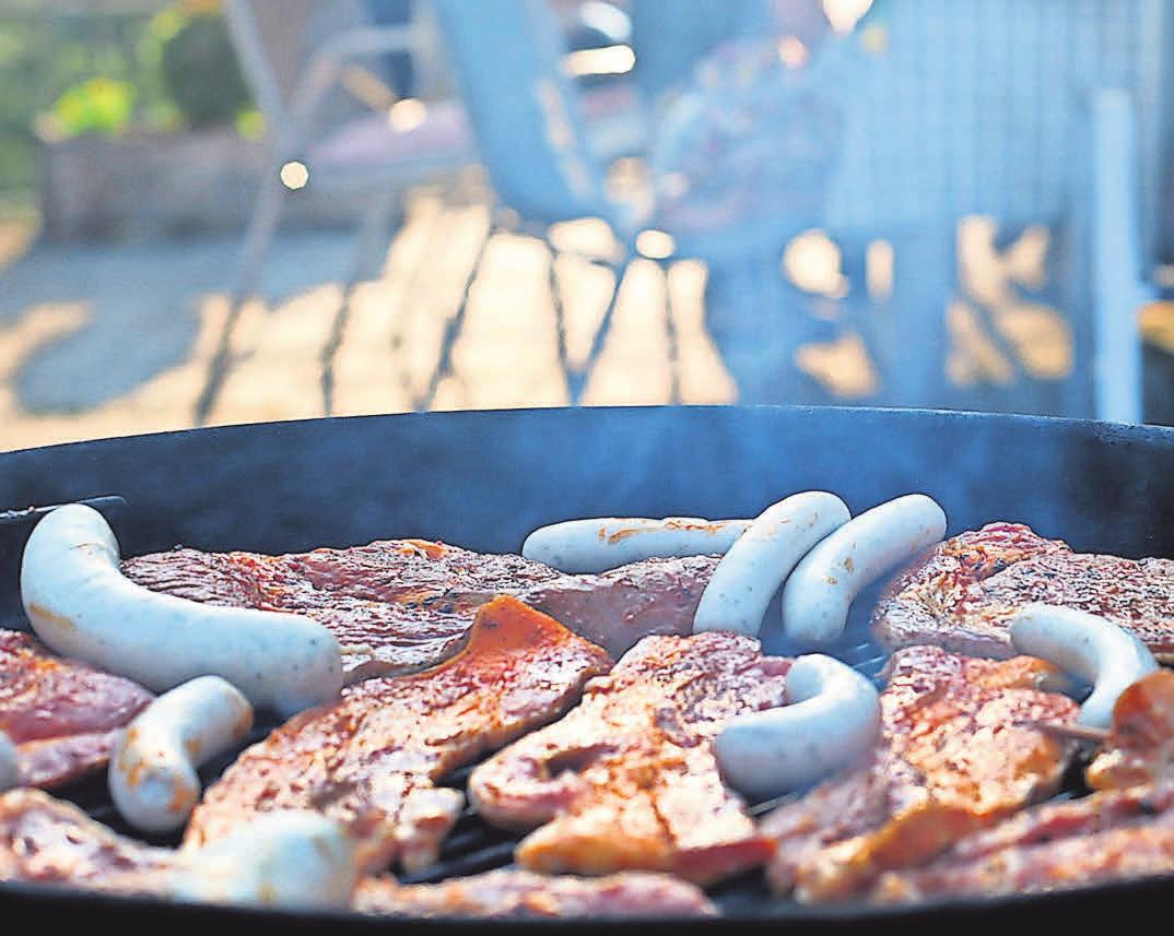 Die Gastronomen bieten auch leckere Grillspeisen an. Foto: Pixelio.de, Sturm Die Gastronomen bieten auch leckere Grillspeisen an. Foto: Pixelio.de, Sturm