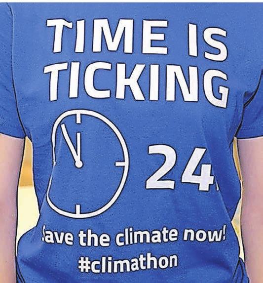 Zum ersten Climathon gab es passende T-Shirts für die Coaches und das Orga-Team. Zum ersten Climathon gab es passende T-Shirts für die Coaches und das Orga-Team.