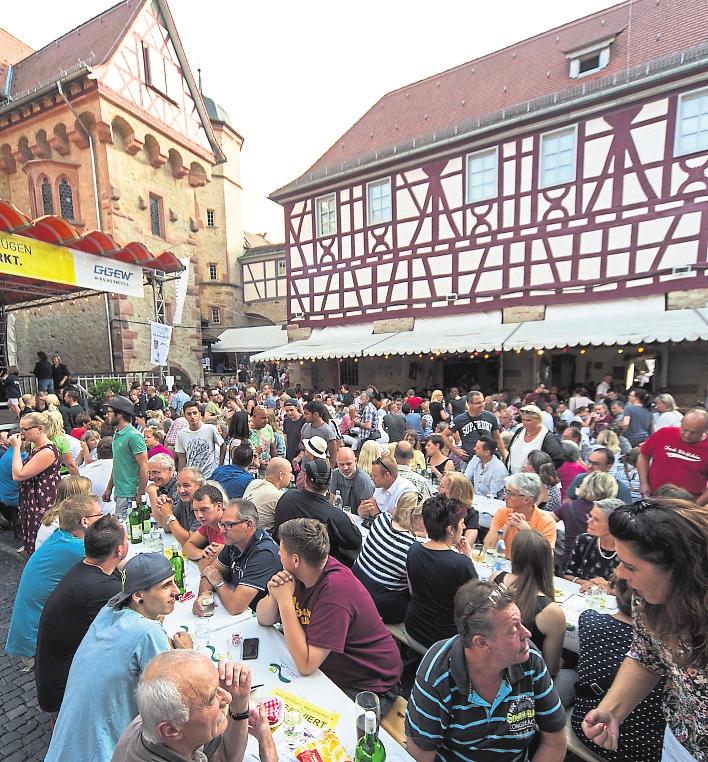 Auch wenn er in diesem Jahr nicht stattfand, ist der Bergsträßer Weinmarkt seit 1952 ein Dauerbrenner in der Stadt. Foto: Karl-Heinz Köppner Auch wenn er in diesem Jahr nicht stattfand, ist der Bergsträßer Weinmarkt seit 1952 ein Dauerbrenner in der Stadt. Foto: Karl-Heinz Köppner
