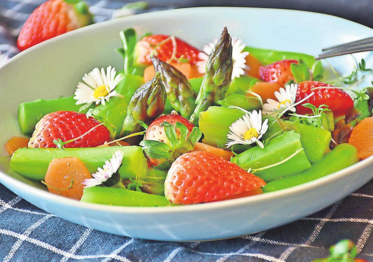 Eine Augenweide für Genießer: Spargelsalat ist sehr appetitlich und leicht bekömmlich Eine Augenweide für Genießer: Spargelsalat ist sehr appetitlich und leicht bekömmlich