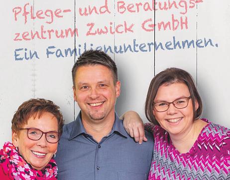 Birgit Zwick (l), Daniel Zwick und Julia Zwick-Oppermann bilden die Geschäftsführung des Pflegezentrums Zwick.