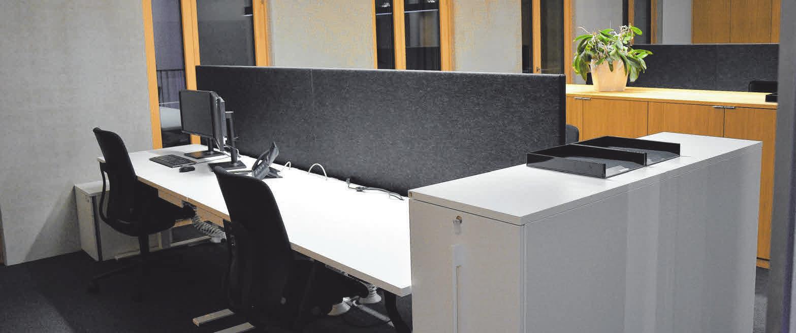 Im Verwaltungsgebäude warten moderne Arbeitsplätze auf die Mitarbeiter. Im Verwaltungsgebäude warten moderne Arbeitsplätze auf die Mitarbeiter.