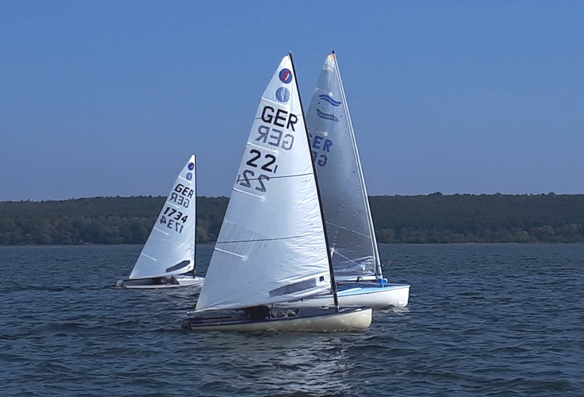 Am letzten Septemberwochenende findet auf dem Muldestausee die Nebelpokal-Regatta des Segelvereins Pouch statt.FOTO: ULRIKE HILLE Am letzten Septemberwochenende findet auf dem Muldestausee die Nebelpokal-Regatta des Segelvereins Pouch statt.FOTO: ULRIKE HILLE