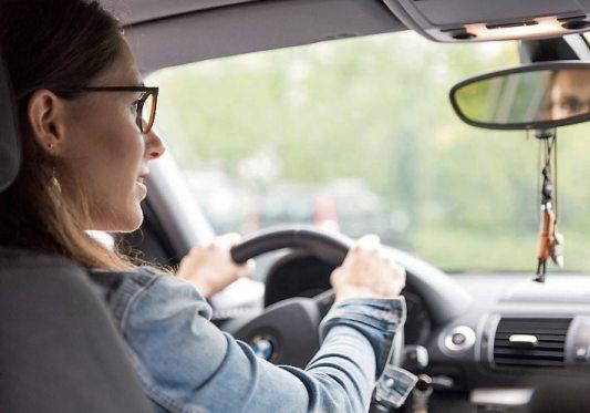 Gerade im Straßenverkehr ist gutes Sehen extrem wichtig.