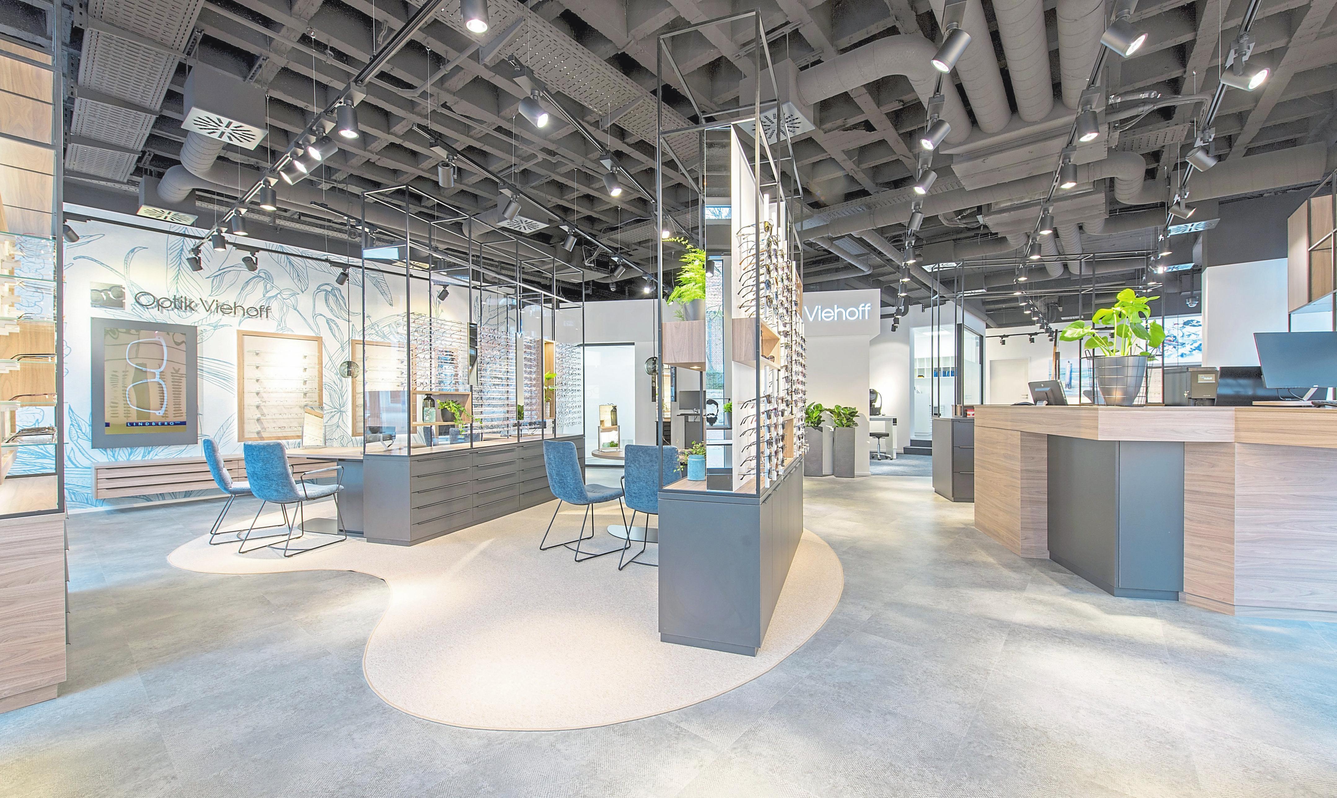 Neues Ladenbaukonzept: Hochmodernes Design und weiches Licht sorgen für eine angenehme Wohlfühlatmosphäre. Neues Ladenbaukonzept: Hochmodernes Design und weiches Licht sorgen für eine angenehme Wohlfühlatmosphäre.