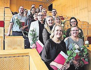 Die Absolventen der Fachweiterbildung für Intensivpflege. FOTO: UNIMEDIZIN ROSTOCK Die Absolventen der Fachweiterbildung für Intensivpflege. FOTO: UNIMEDIZIN ROSTOCK