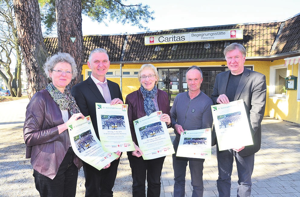 Werben gemeinsam für das Wohltätigkeitskonzert: Christine Köhler-Riebau, Thorsten Rückert, Barbara-Maria Cromberg, Marcus Musiol und Ralf-Werner Günther. Werben gemeinsam für das Wohltätigkeitskonzert: Christine Köhler-Riebau, Thorsten Rückert, Barbara-Maria Cromberg, Marcus Musiol und Ralf-Werner Günther.