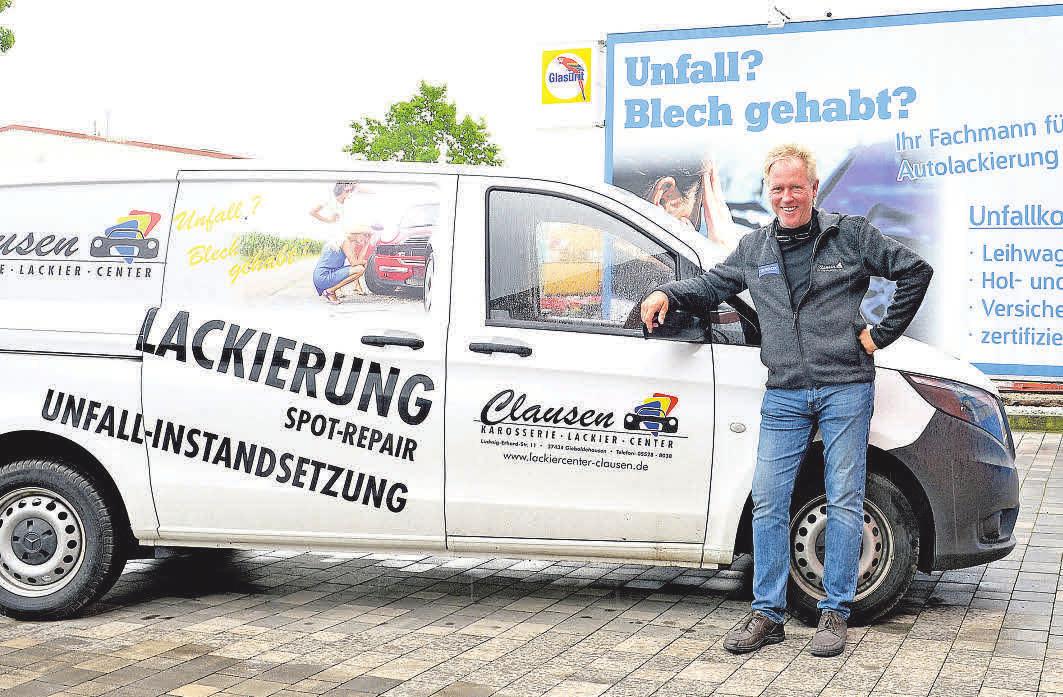 Dirk Clausen: Unser Unternehmen hat in Sachen Kundenzufriedenheit 2018 zum zehnten Mal das Siegel „Werkstatt des Vertrauens, ausgewählt vom Autofahrer“ erhalten. FOTOS: HARTWIG Dirk Clausen: Unser Unternehmen hat in Sachen Kundenzufriedenheit 2018 zum zehnten Mal das Siegel „Werkstatt des Vertrauens, ausgewählt vom Autofahrer“ erhalten. FOTOS: HARTWIG