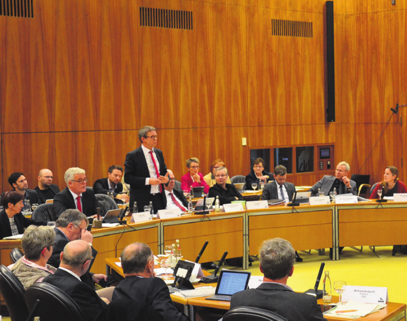 Der Rat stimmte für eine Verlängerung der Amtszeit bis 2021. Der Rat stimmte für eine Verlängerung der Amtszeit bis 2021.